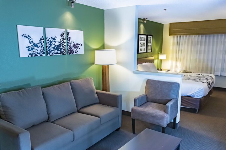 Room 9 of 23