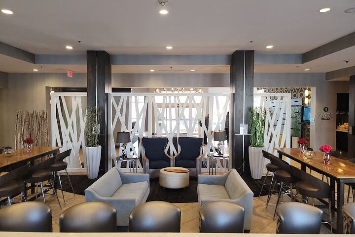 DoubleTree by Hilton North Charleston - Convention Center