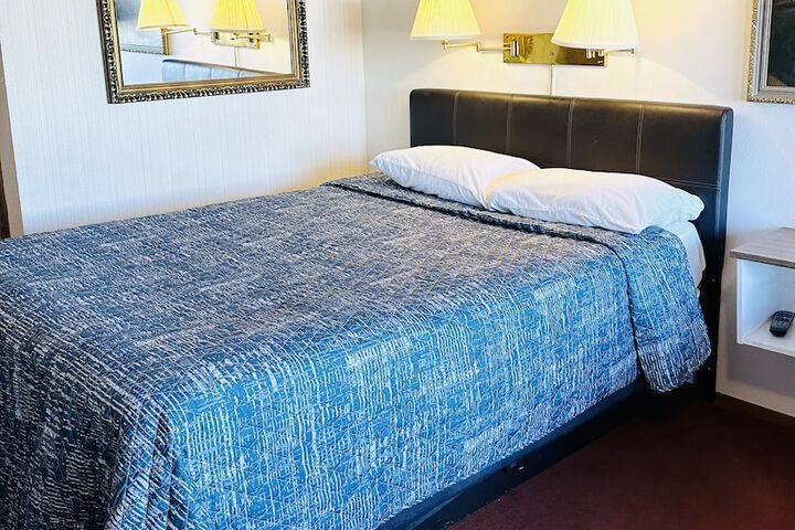 Room 12 of 43