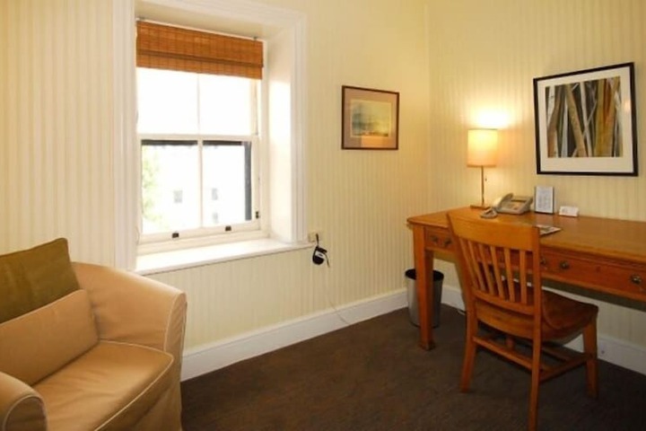 Room 12 of 66
