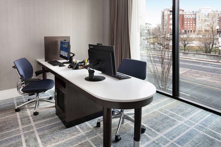 Business Center 37 of 37