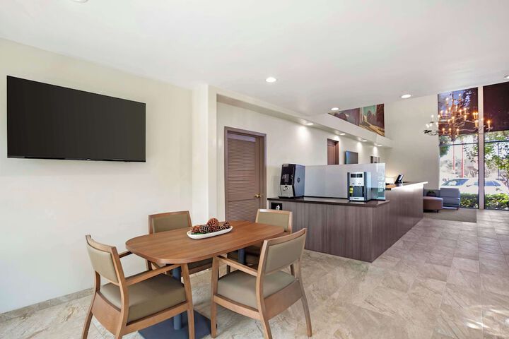 Best Western Plus Black Oak