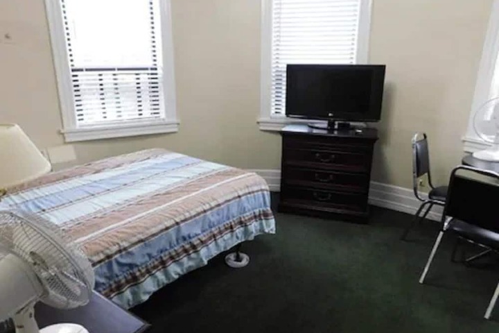 Room 14 of 36