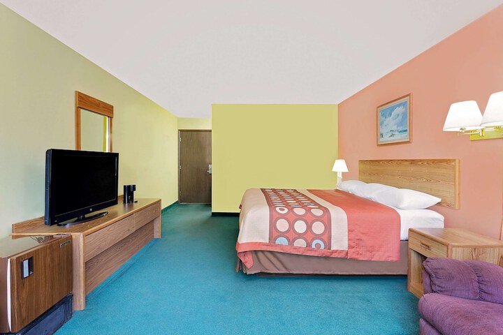 Room 5 of 15