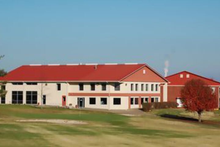 Bright Leaf Golf Resort