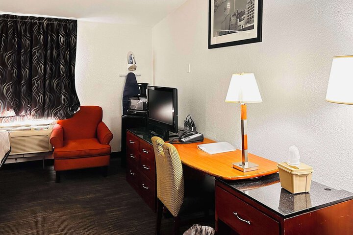 Room 15 of 34