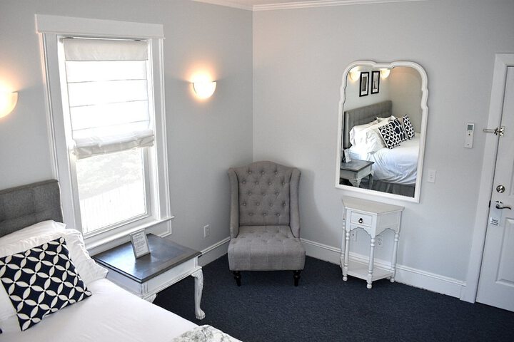 Room 113 of 183