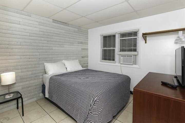 Room 15 of 21
