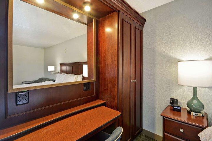 Room 15 of 42