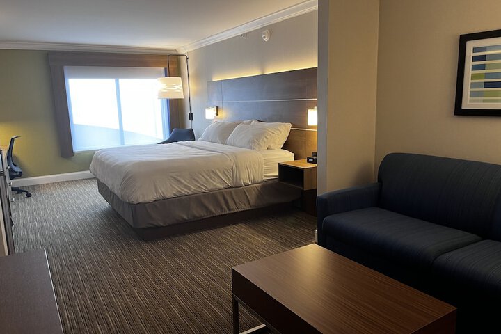 Holiday Inn Express & Suites Williamsport by IHG
