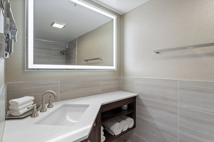 Crowne Plaza Executive Center Baton Rouge by IHG