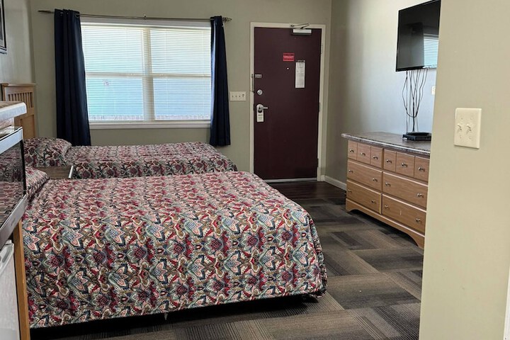 Room 24 of 60