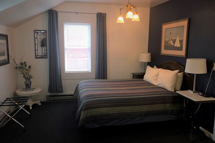 Room 27 of 72