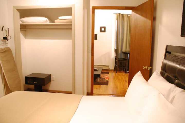 Room 21 of 43