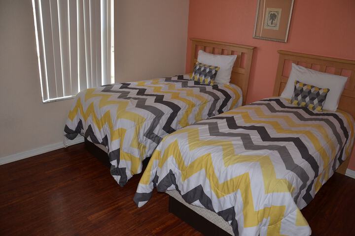 Room 7 of 13