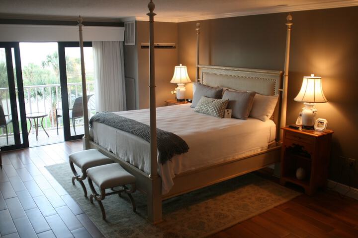 Room 7 of 24