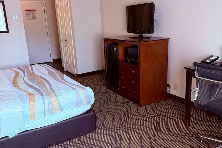 Mountain Valley Inn & Suites