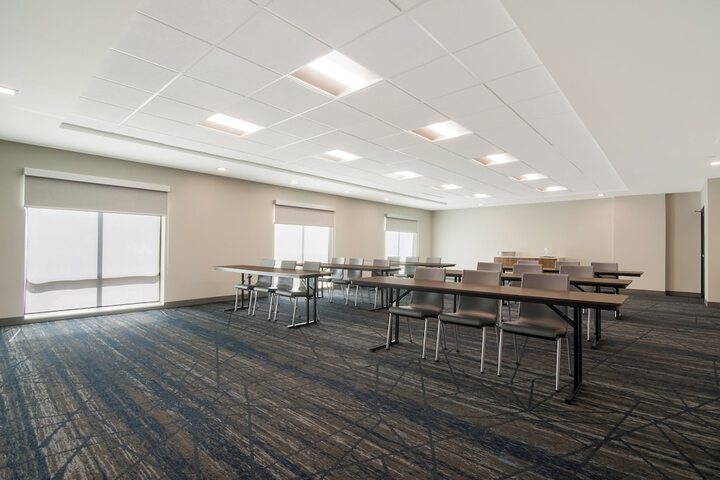 Holiday Inn Express & Suites Springdale Fayetteville Area by IHG