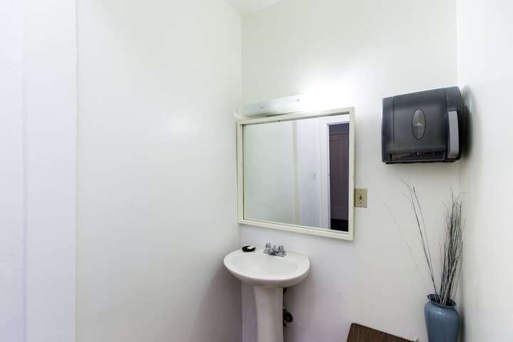 Room 8 of 40