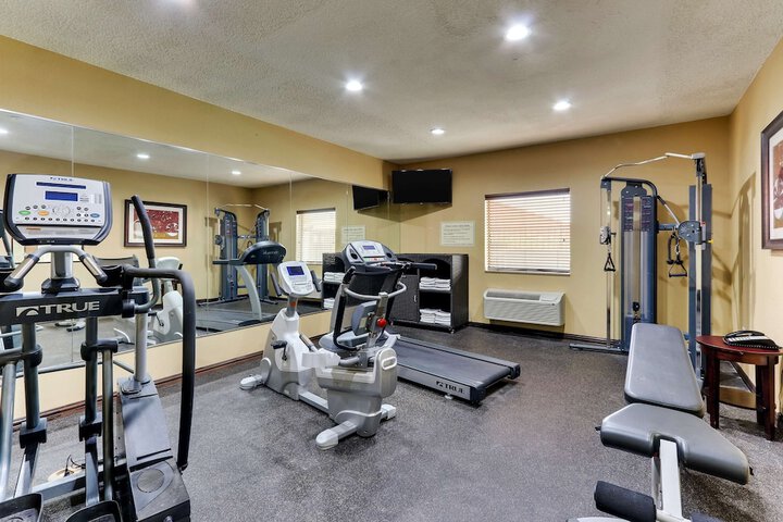 Best Western Plus University Inn & Suites