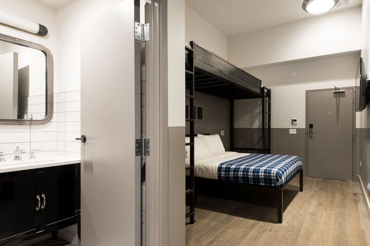 Room 26 of 54