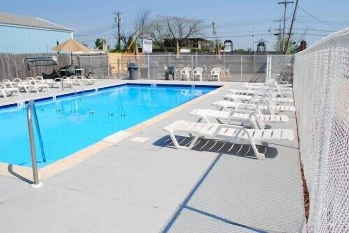 Pool 5 of 35