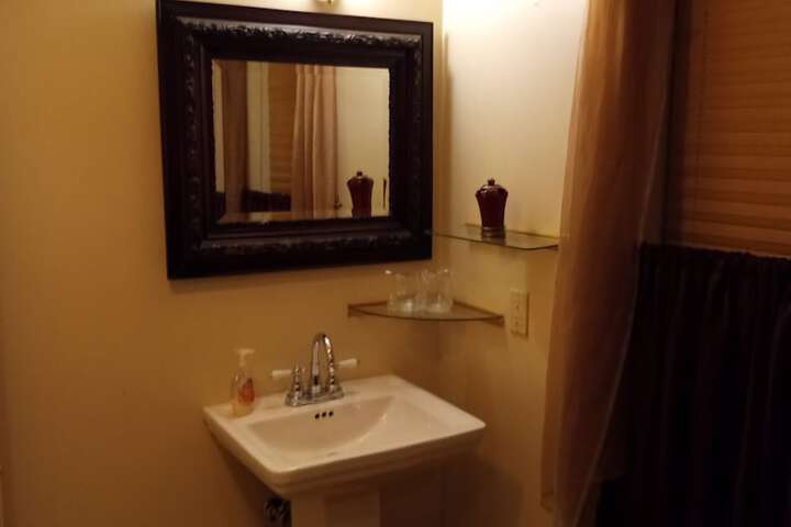 Room 22 of 48