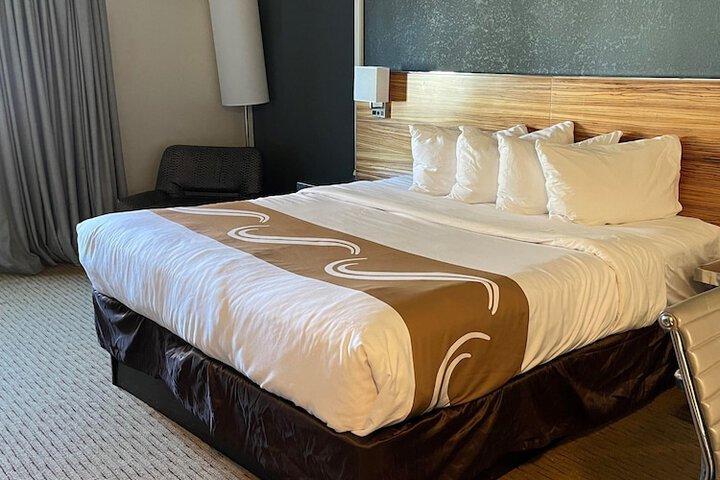 Room 8 of 27