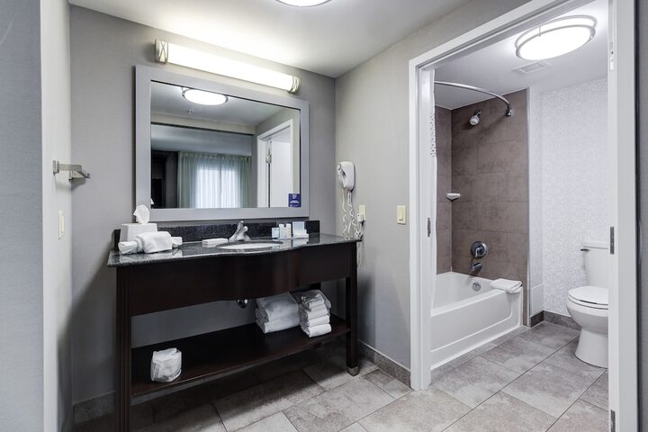 Hampton Inn & Suites by Hilton Brantford Conference Centre