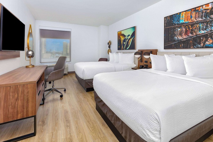 Room 20 of 34