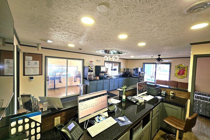 Super 8 by Wyndham Hillsville