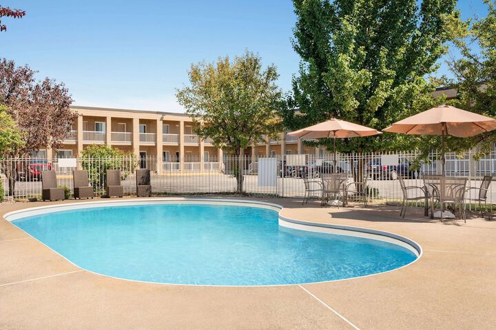 Pool 8 of 54