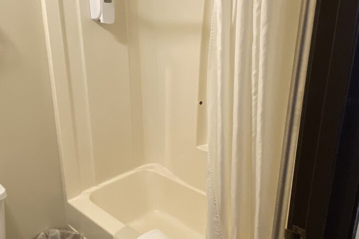 Room 13 of 38