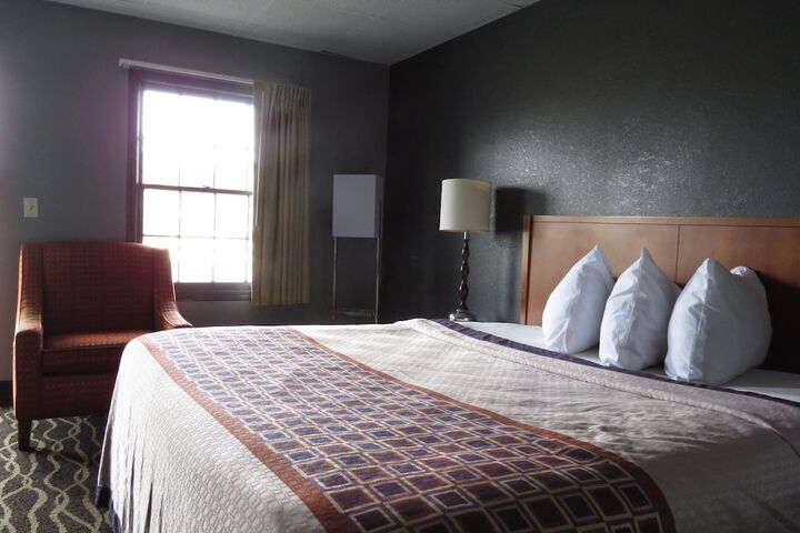 Room 33 of 44