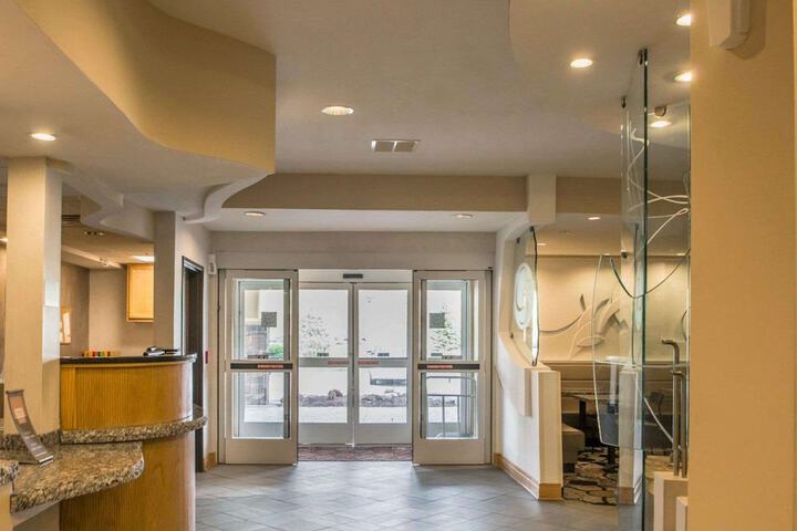 Comfort Suites Monroeville - Pittsburgh East