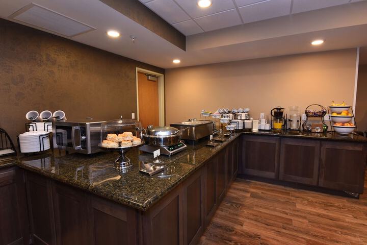Breakfast/Coffee Service 69 of 76