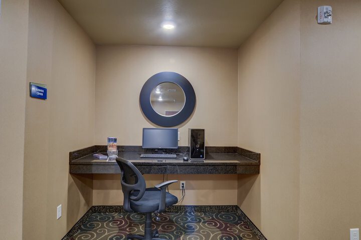 Business Center 46 of 46