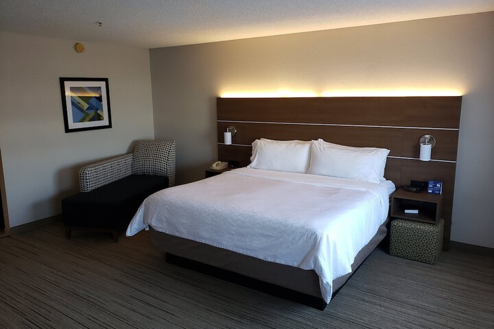 Room 15 of 24