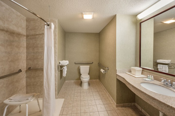 Room 8 of 32