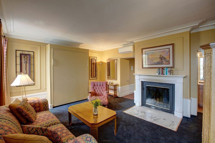 Room 43 of 67