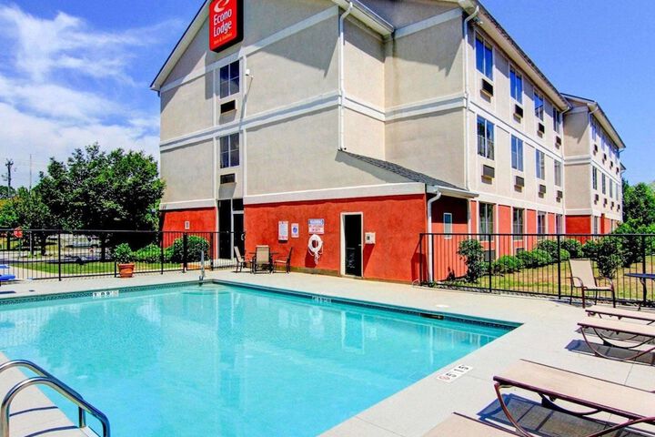 Pool 4 of 23