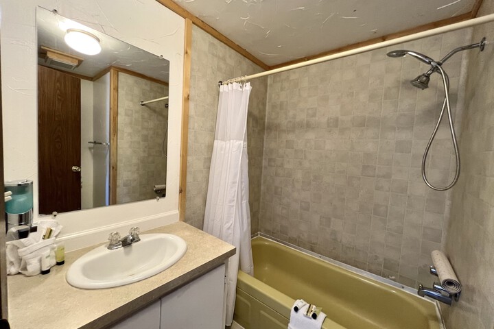 Room 32 of 51
