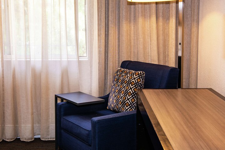 Room 42 of 77