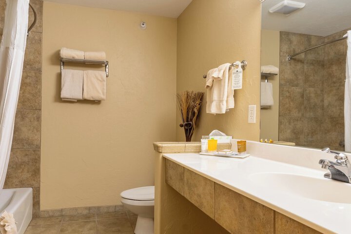 Blue Mountain Inn & Suites