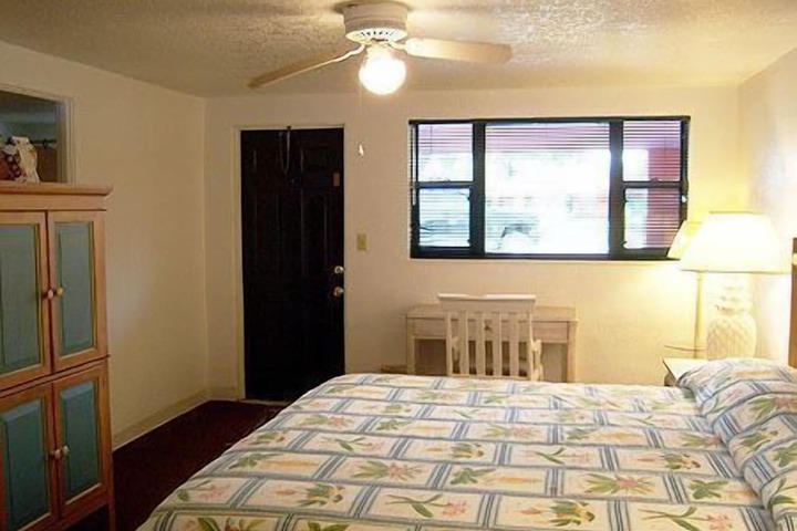 Room 13 of 40