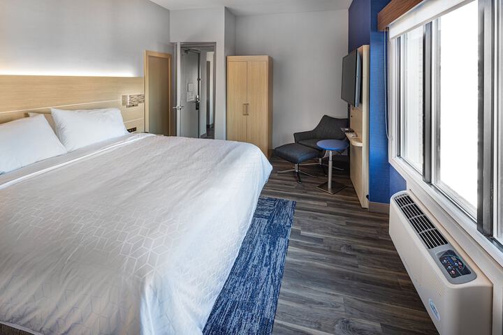 Room 12 of 75