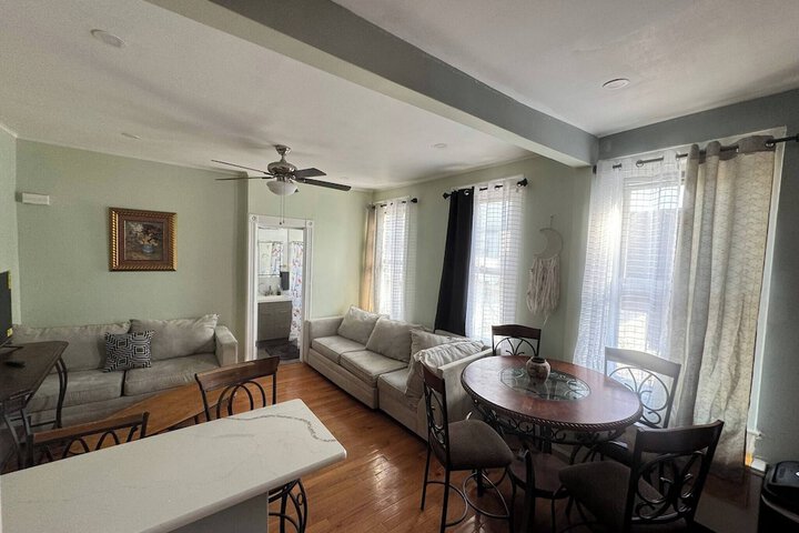 Huge 3 Bedrooms Apt 15 Minutes to NY City