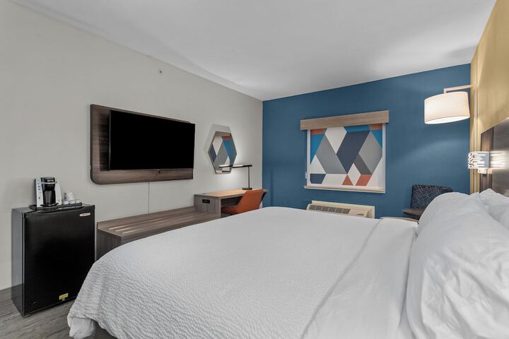 Room 15 of 65