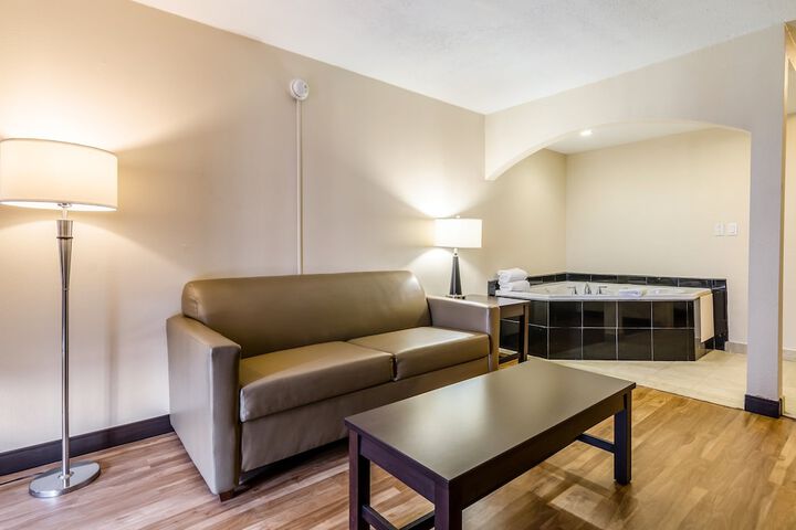 Red Roof Inn PLUS+ Wichita East