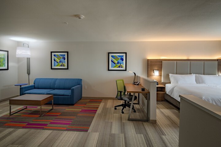 Room 38 of 64